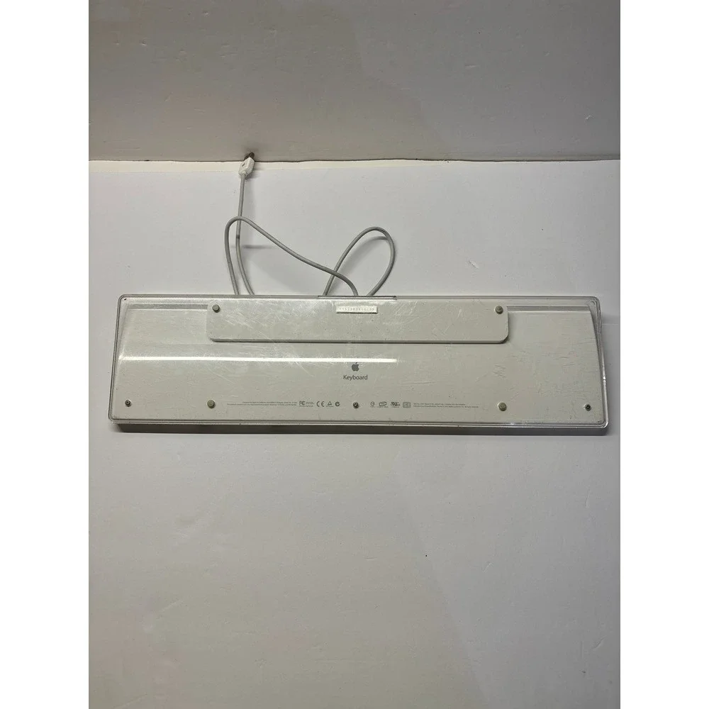 2003 Apple Keyboard A1048